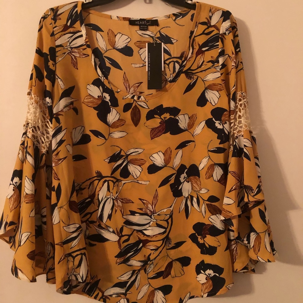 Statement sleeve top